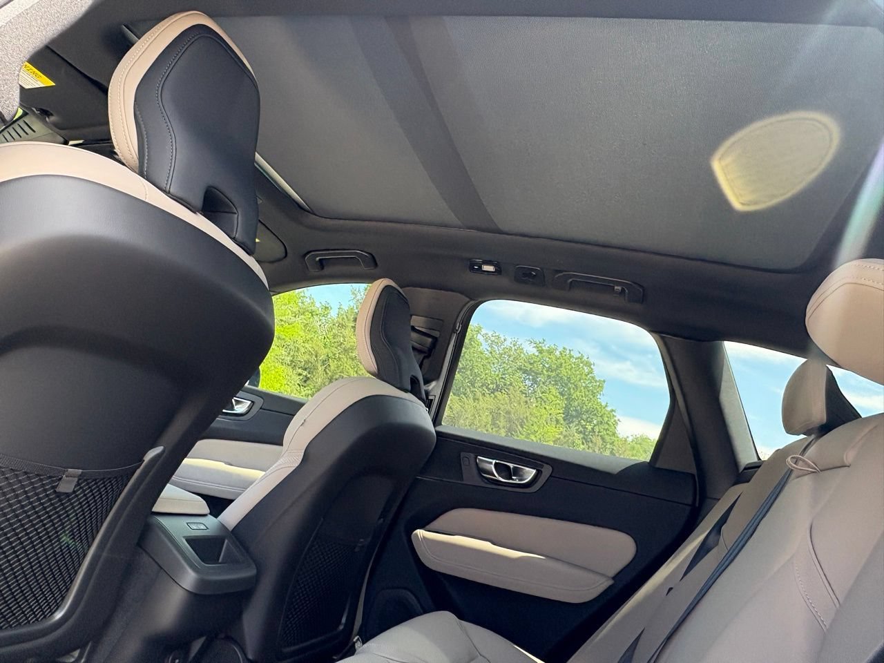 New 2026 Volvo XC60 B5 Plus w/ Protection Package Premier AWD/4WD image 23