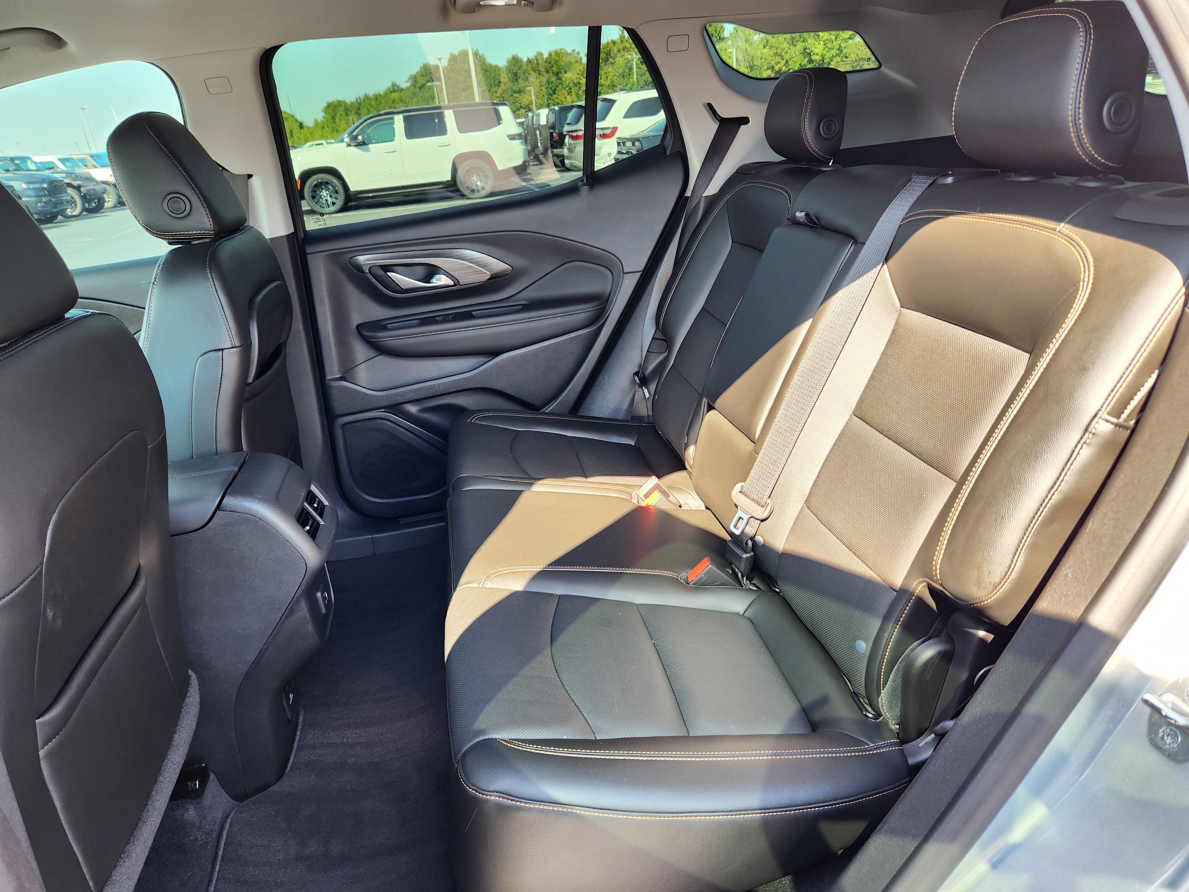 Used 2020 GMC Terrain SLT w/ Preferred Package FWD image 11