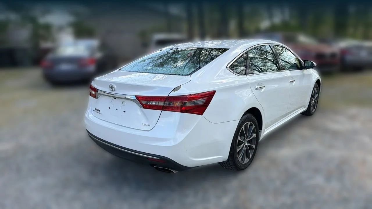Used 2017 Toyota Avalon XLE FWD image 11
