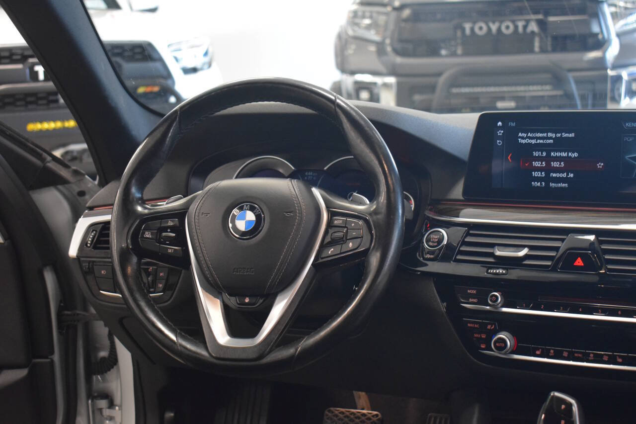 Used 2018 BMW 530i xDrive AWD/4WD image 45