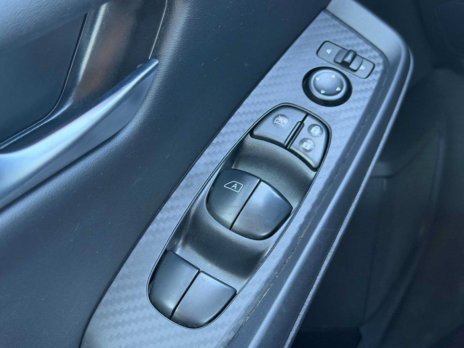 Used 2024 Nissan Sentra SV w/ All-Weather Package FWD image 4