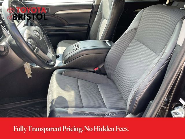 Used 2018 Toyota Highlander Plus AWD/4WD image 29