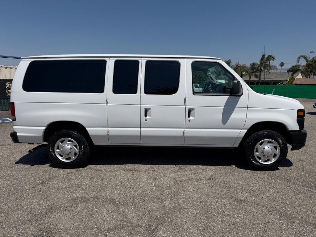 Used 2014 Ford E-150 and Econoline 150 Wagon w/ Power Windows & Locks Group RWD image 4