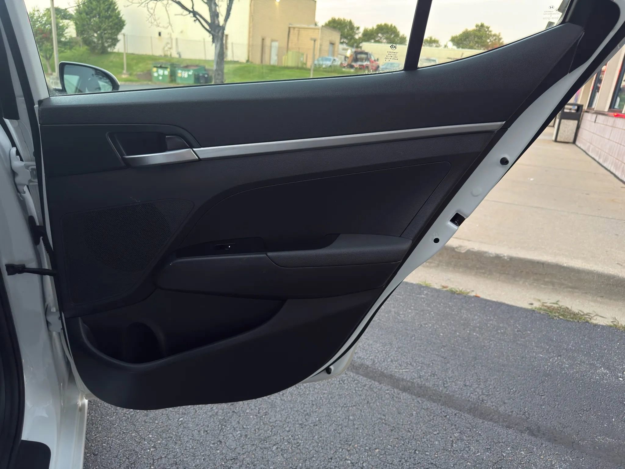 Used 2019 Hyundai Elantra SE image 23