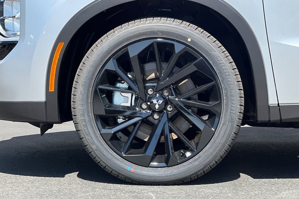 New 2025 Mitsubishi Outlander SEL Black Edition image 26