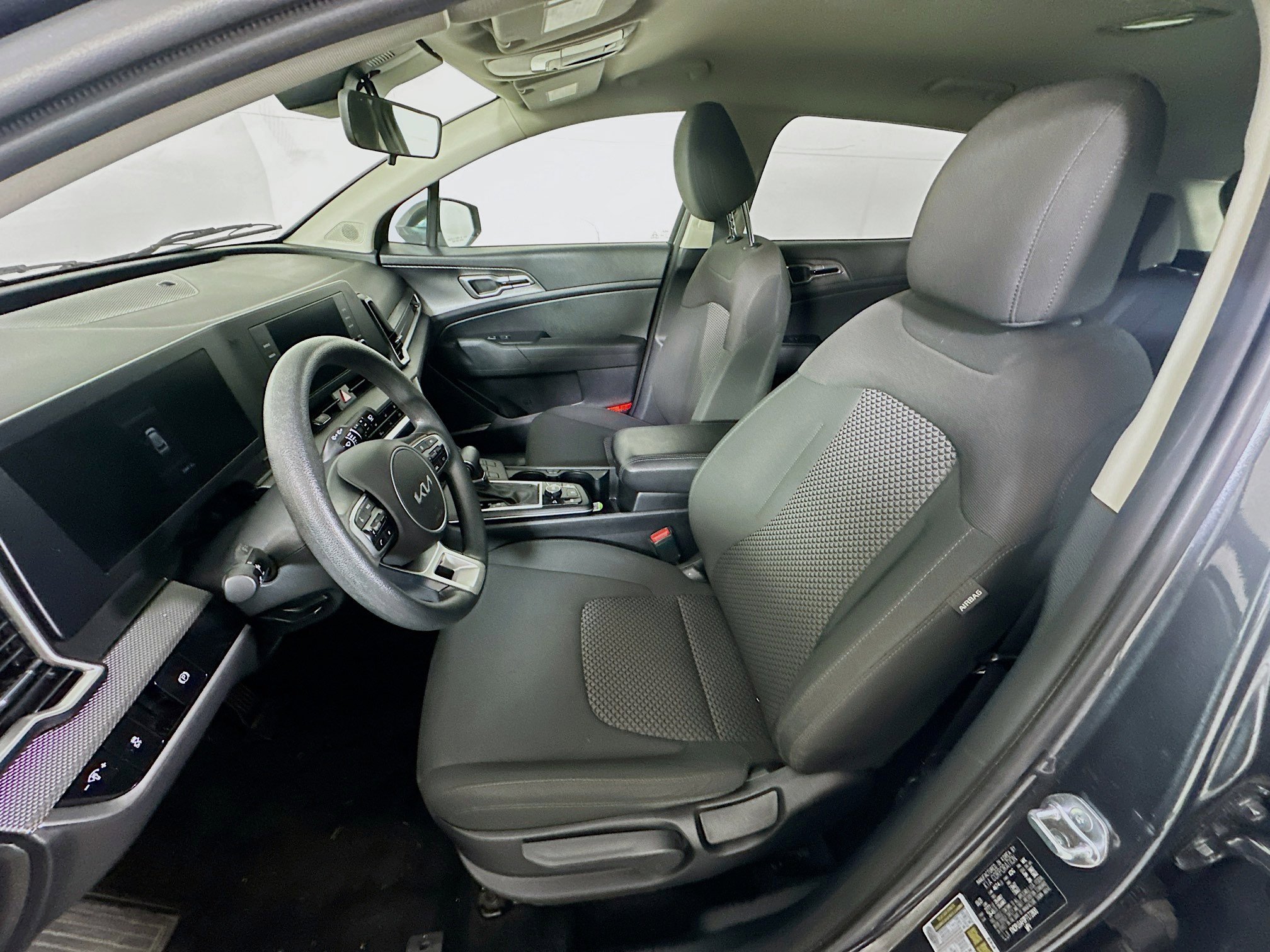 Used 2023 Kia Sportage LX image 13