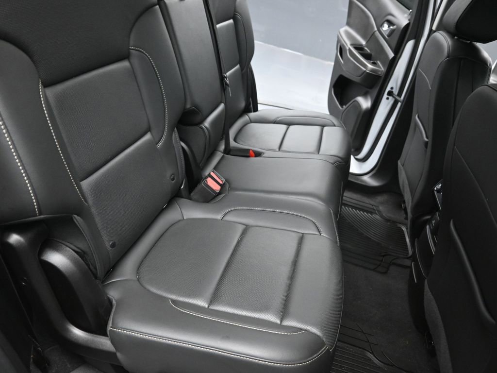 Used 2023 GMC Acadia SLT image 26