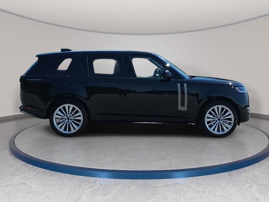 New 2026 Land Rover Range Rover Long Wheelbase SE AWD/4WD image 4