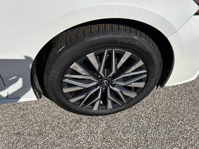 Used 2023 Nissan Altima 2.5 SV FWD image 33