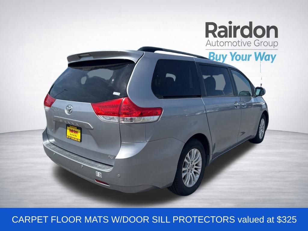 Used 2012 Toyota Sienna XLE FWD image 3