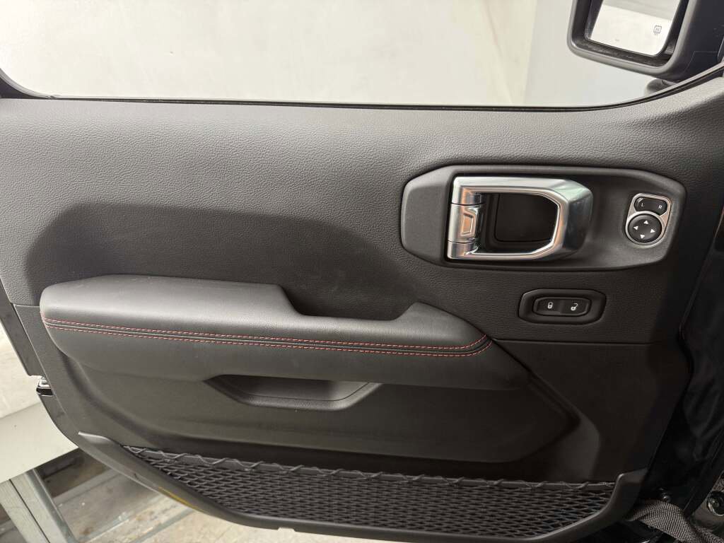 New 2025 Jeep Wrangler Rubicon w/ Convenience Group image 25