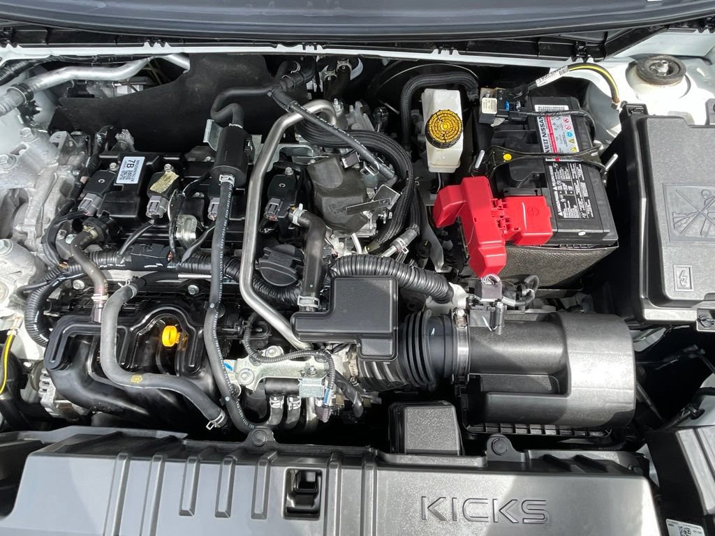 Used 2025 Nissan Kicks SR AWD/4WD image 29