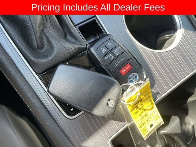 Used 2025 Toyota Sienna XLE FWD image 35