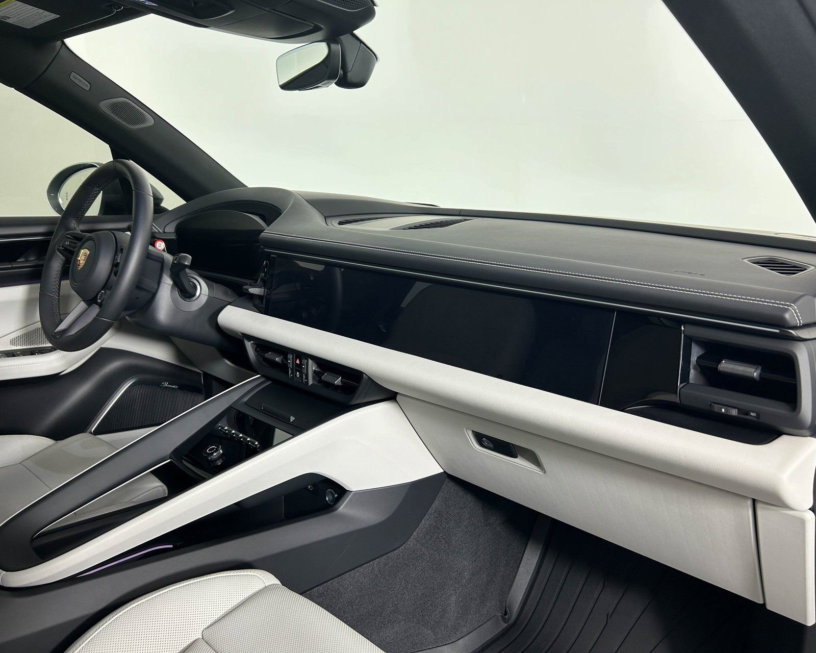 Used 2025 Porsche Macan 4S Electric image 26