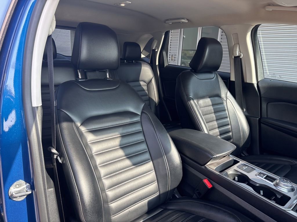 Used 2024 Ford Edge SEL image 16