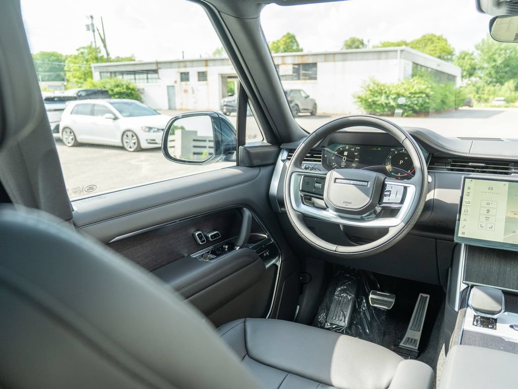 New 2026 Land Rover Range Rover Long Wheelbase SE AWD/4WD image 15