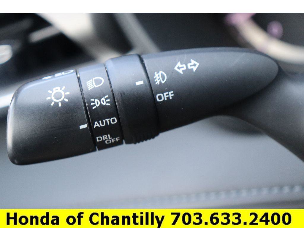 Used 2023 Toyota Highlander LE image 10