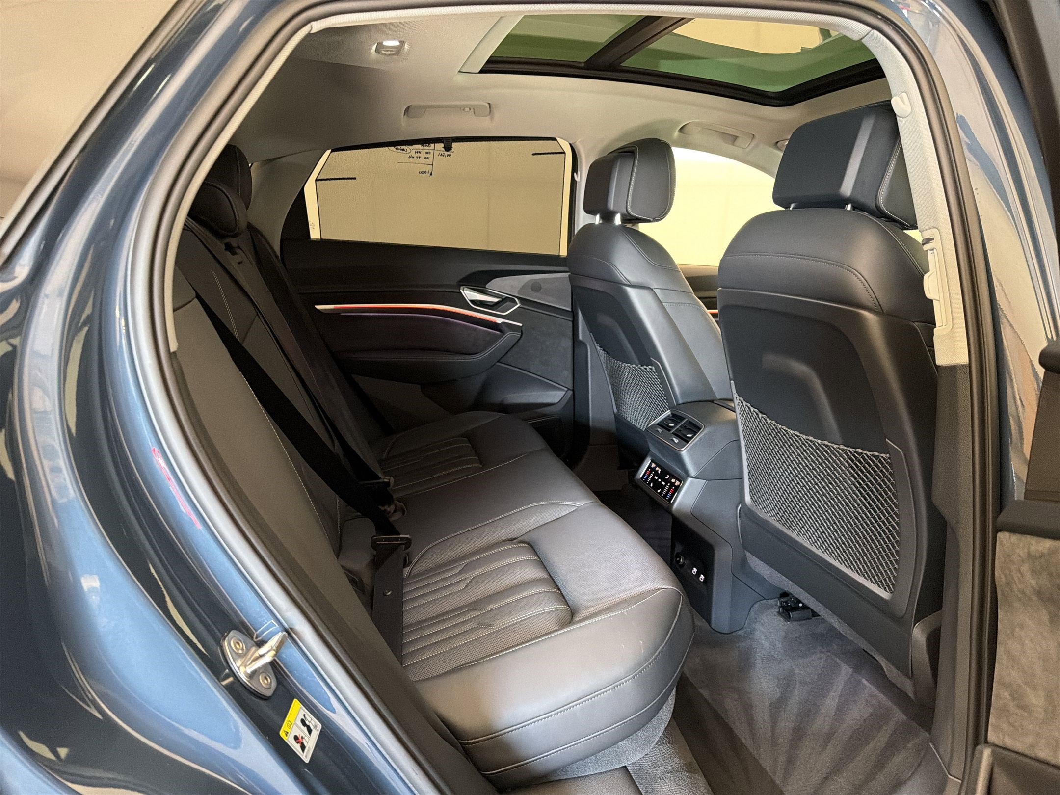 Used 2021 Audi e-tron Prestige w/ Prestige Package image 29
