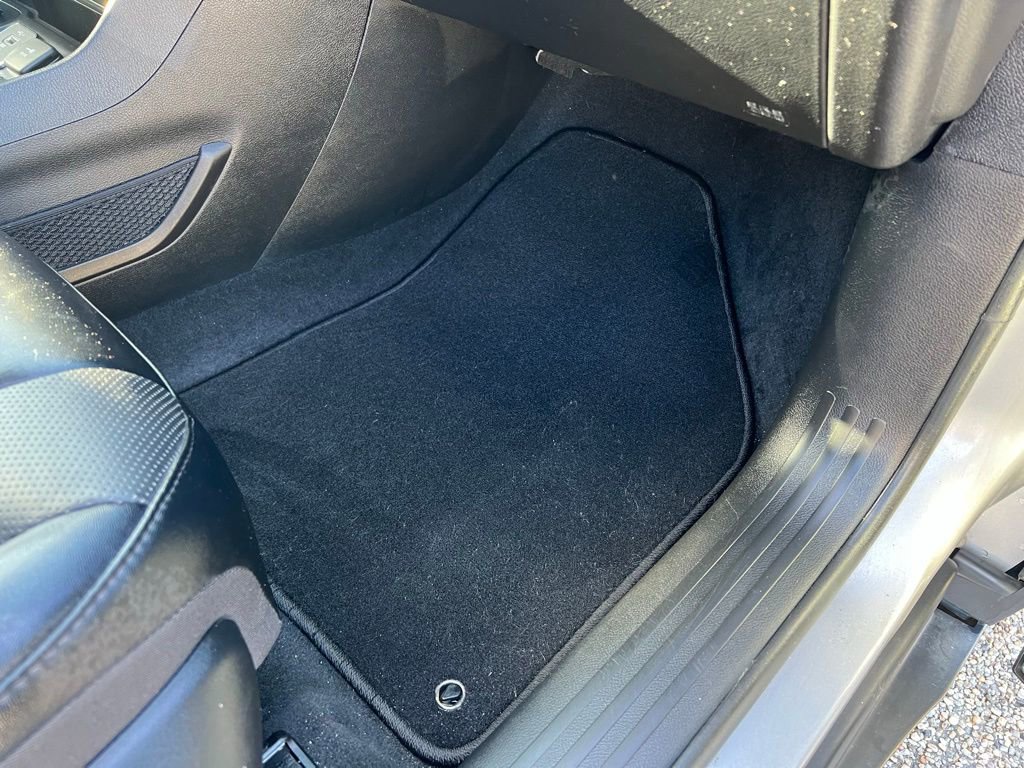 Used 2022 Jeep Cherokee Limited image 8