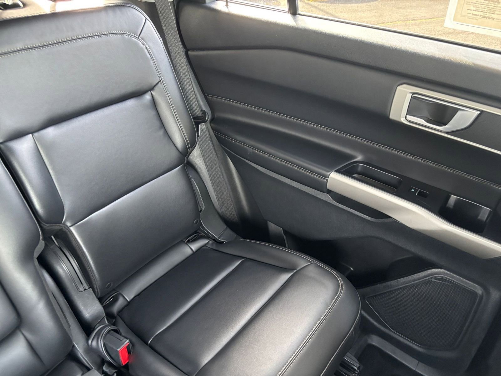 Used 2023 Ford Explorer XLT w/ Equipment Group 202A RWD image 40