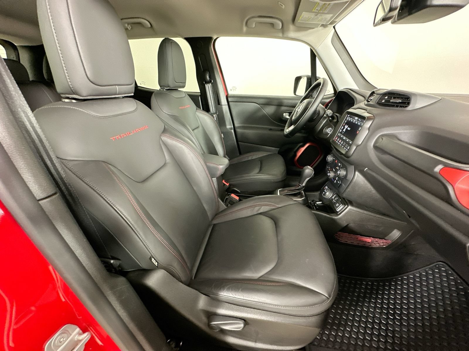 Used 2023 Jeep Renegade Trailhawk w/ Trailhawk Elite Group AWD/4WD image 42