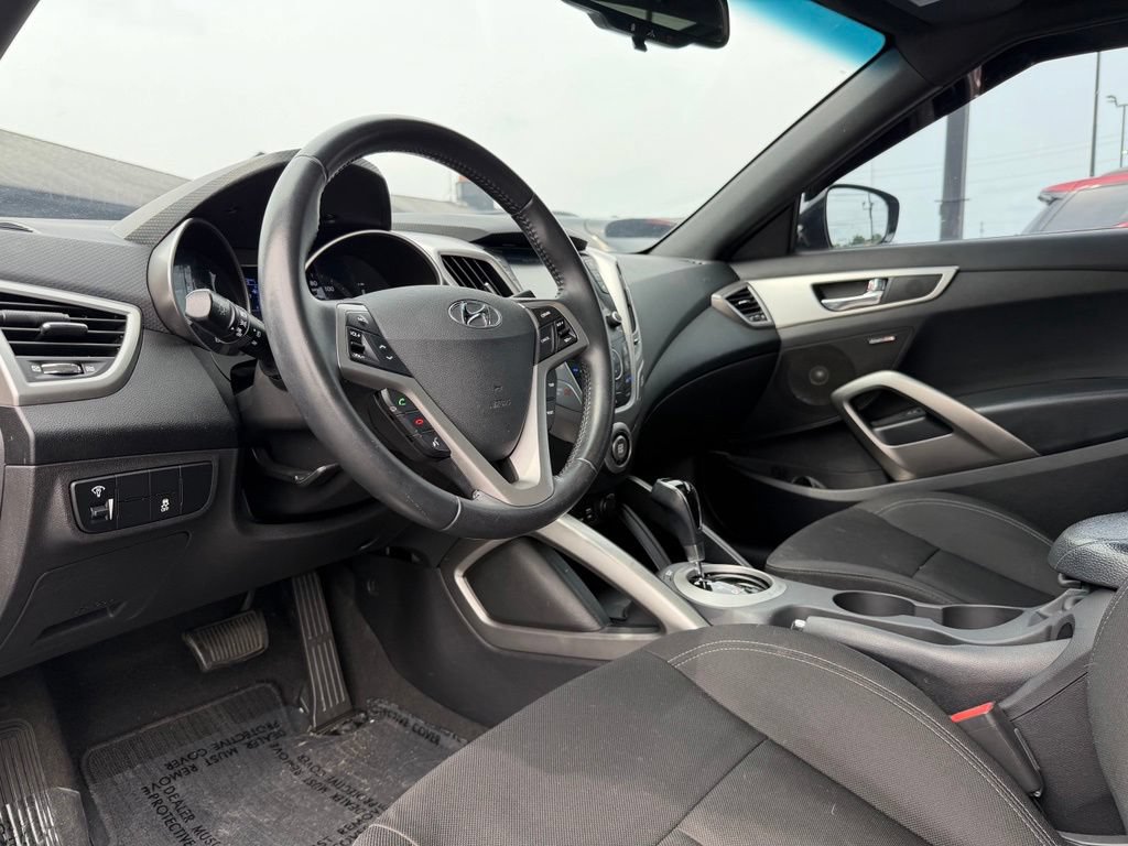 Used 2017 Hyundai Veloster Value Edition FWD image 29