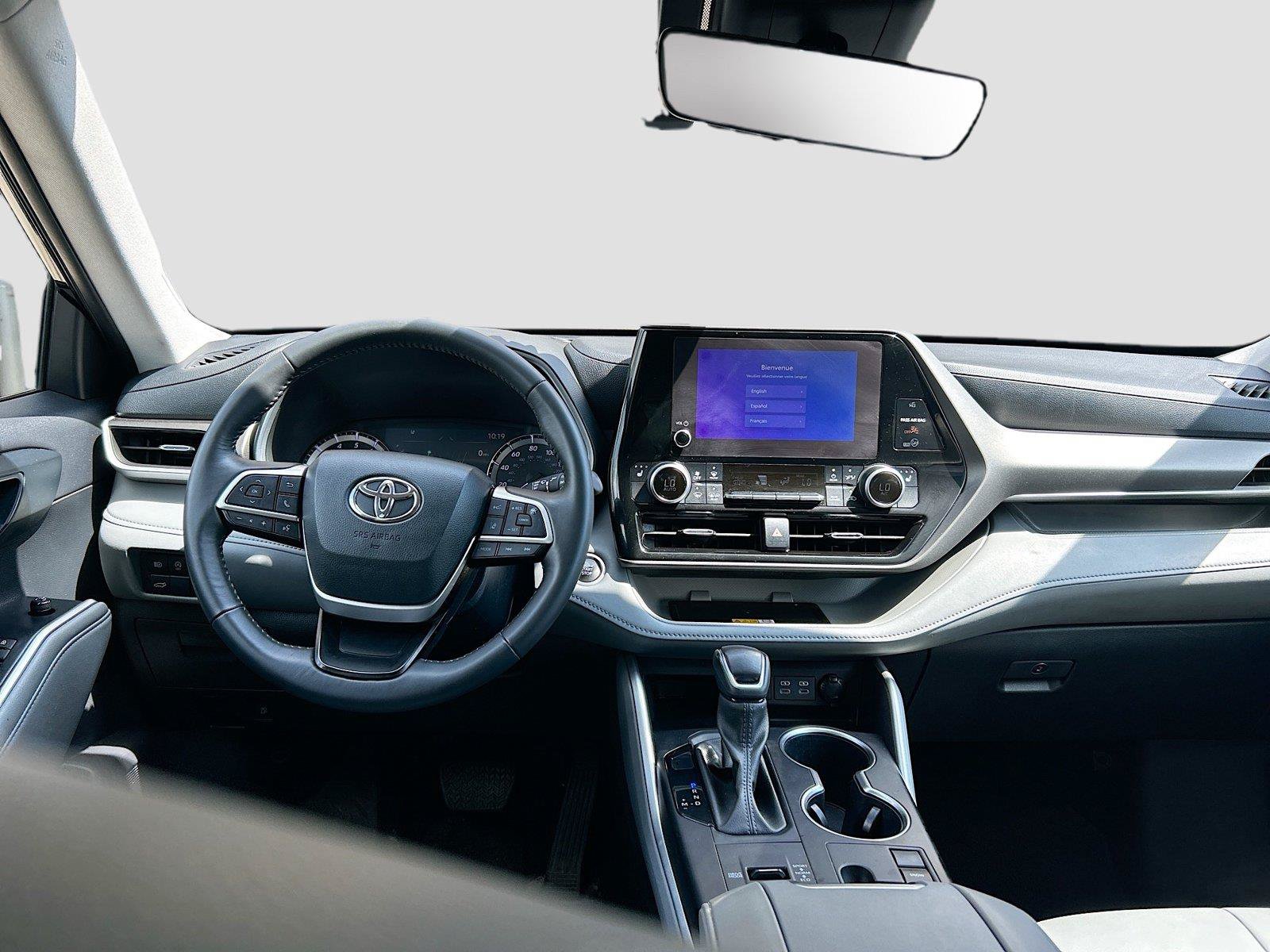 Used 2024 Toyota Highlander XLE FWD image 18