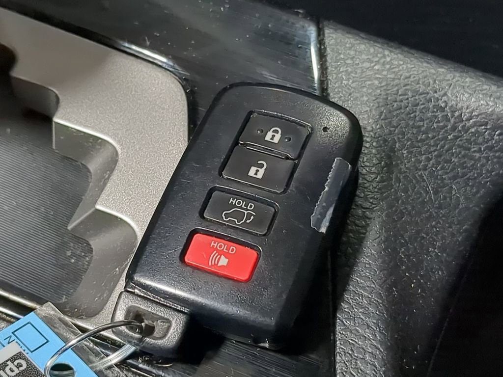 Used 2016 Toyota RAV4 Limited AWD/4WD image 39
