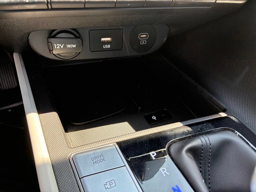 Certified 2024 Hyundai Elantra Limited FWD image 37
