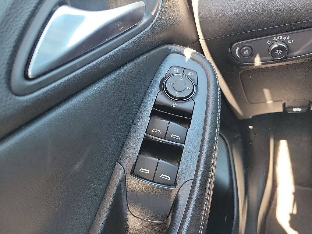 Used 2025 Buick Encore GX Preferred FWD image 13
