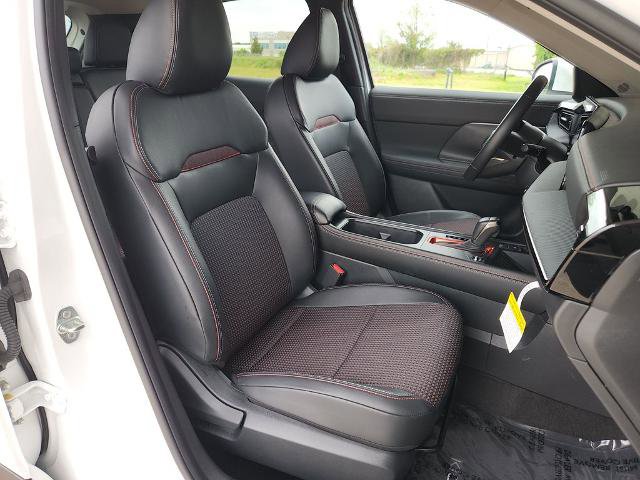 Certified 2025 Nissan Kicks SR image 20