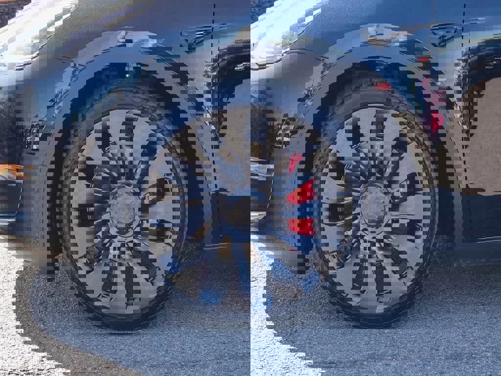 Used 2023 Tesla Model Y Performance image 10