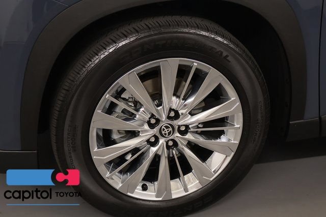 Certified 2024 Toyota Grand Highlander AWD image 8