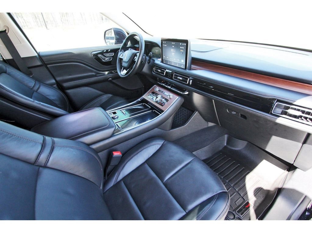 Used 2023 Lincoln Aviator Reserve w/ Equipment Group 201A RWD image 30
