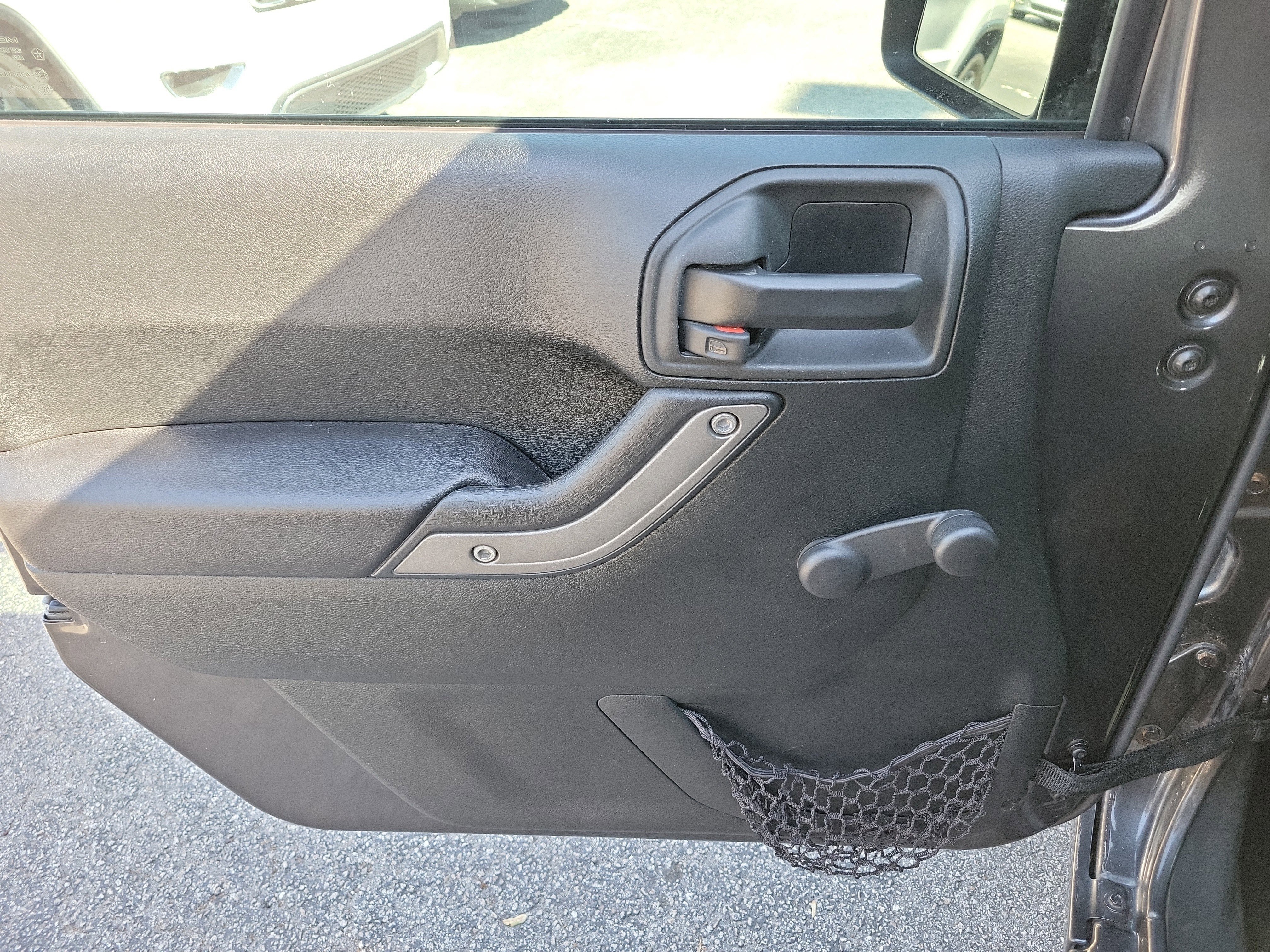 Used 2018 Jeep Wrangler Unlimited Sport w/ Connectivity Group AWD/4WD image 17