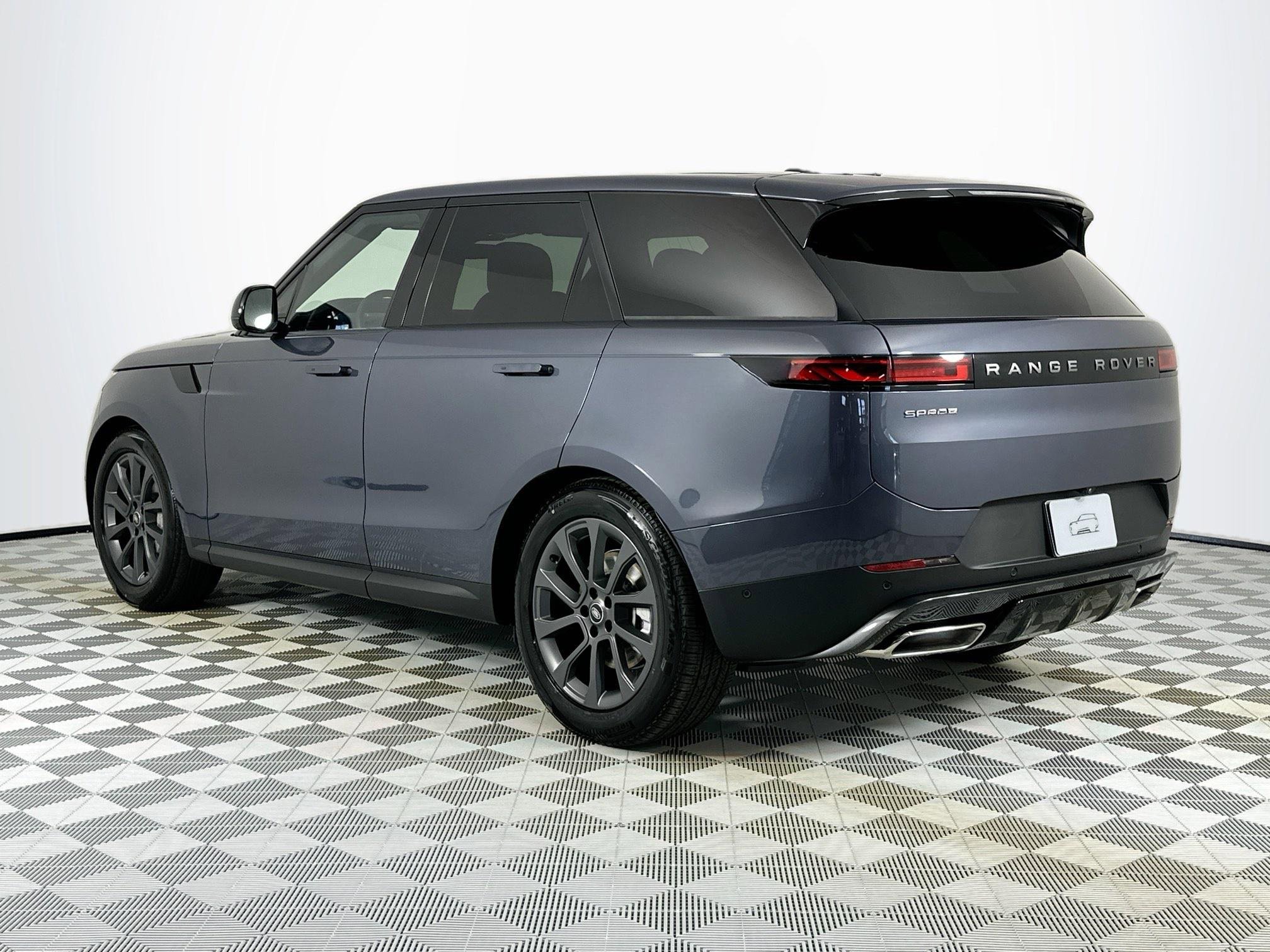 Used 2025 Land Rover Range Rover Sport image 7
