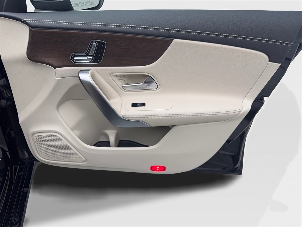 Used 2022 Mercedes-Benz CLA 250 4MATIC image 46