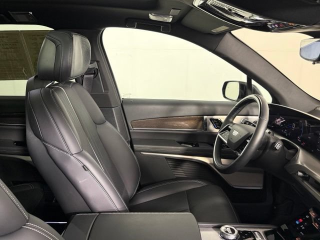 Certified 2026 Cadillac Vistiq Luxury AWD/4WD image 34
