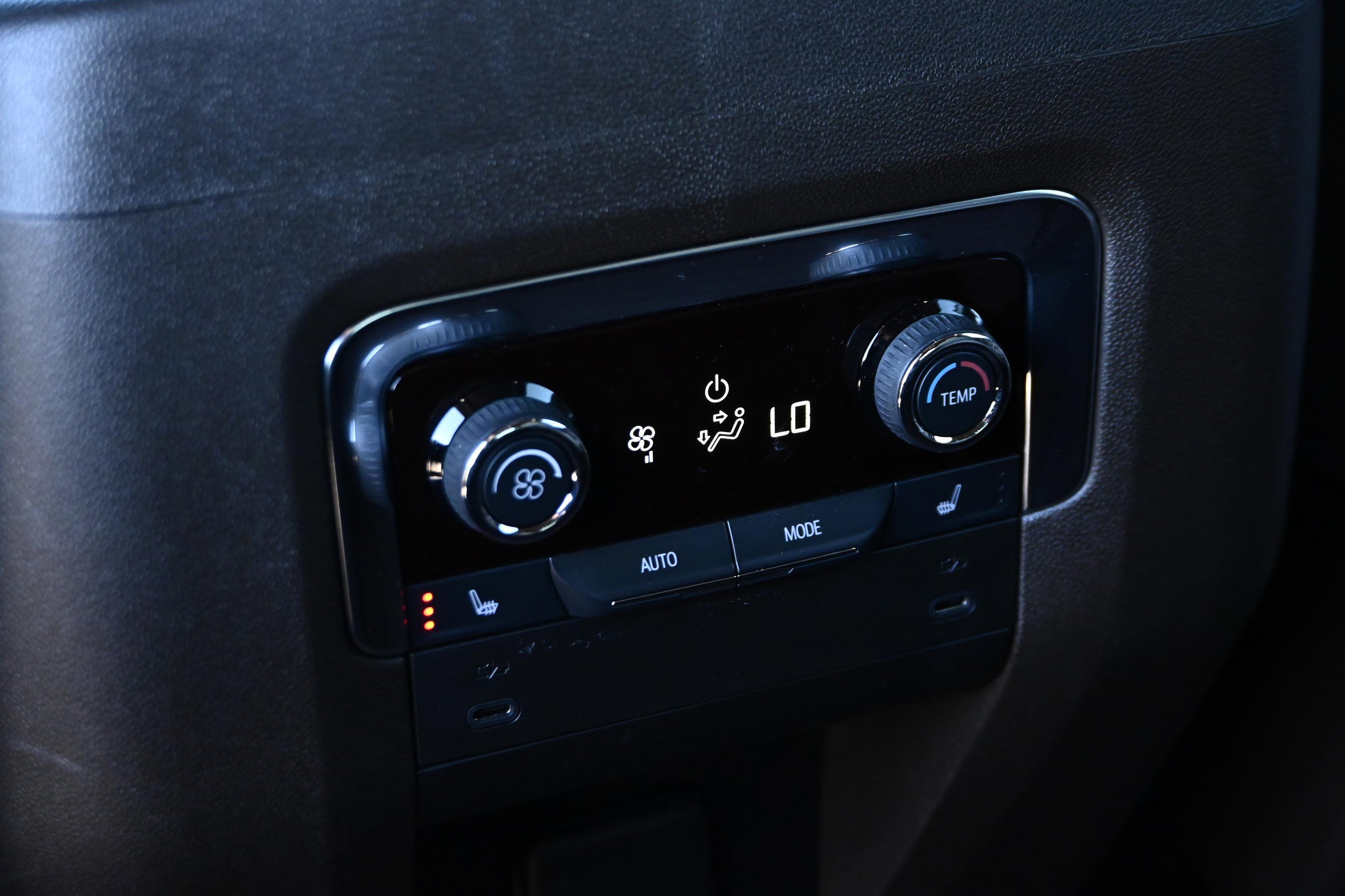 Used 2025 Chevrolet Tahoe LT w/ Comfort Package image 24