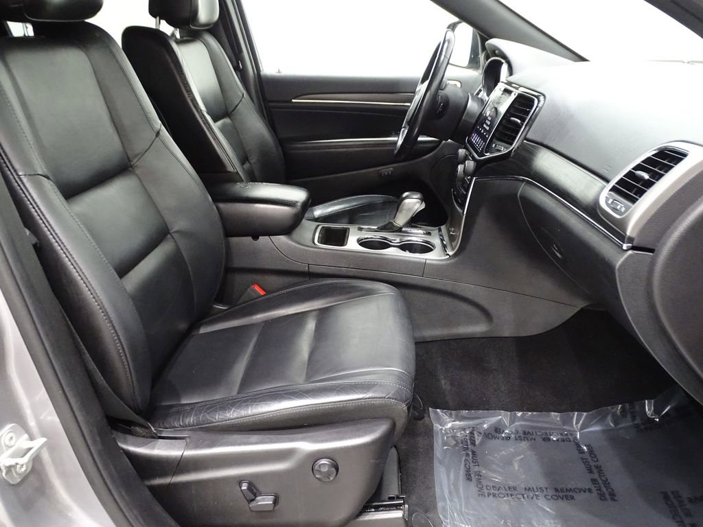 Used 2019 Jeep Grand Cherokee Limited image 16