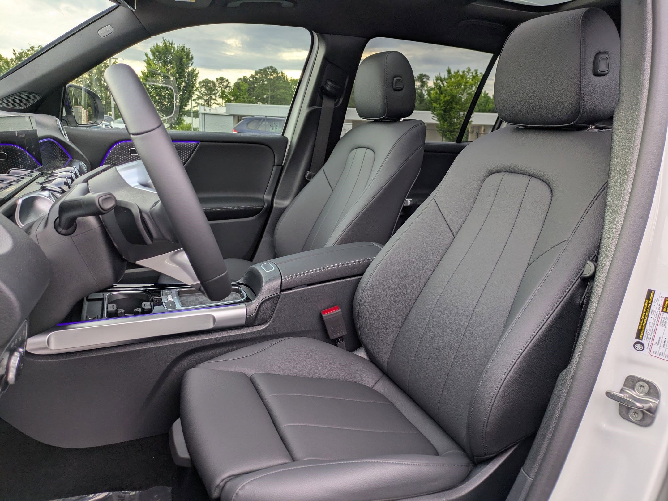 New 2025 Mercedes-Benz GLB 250 image 17