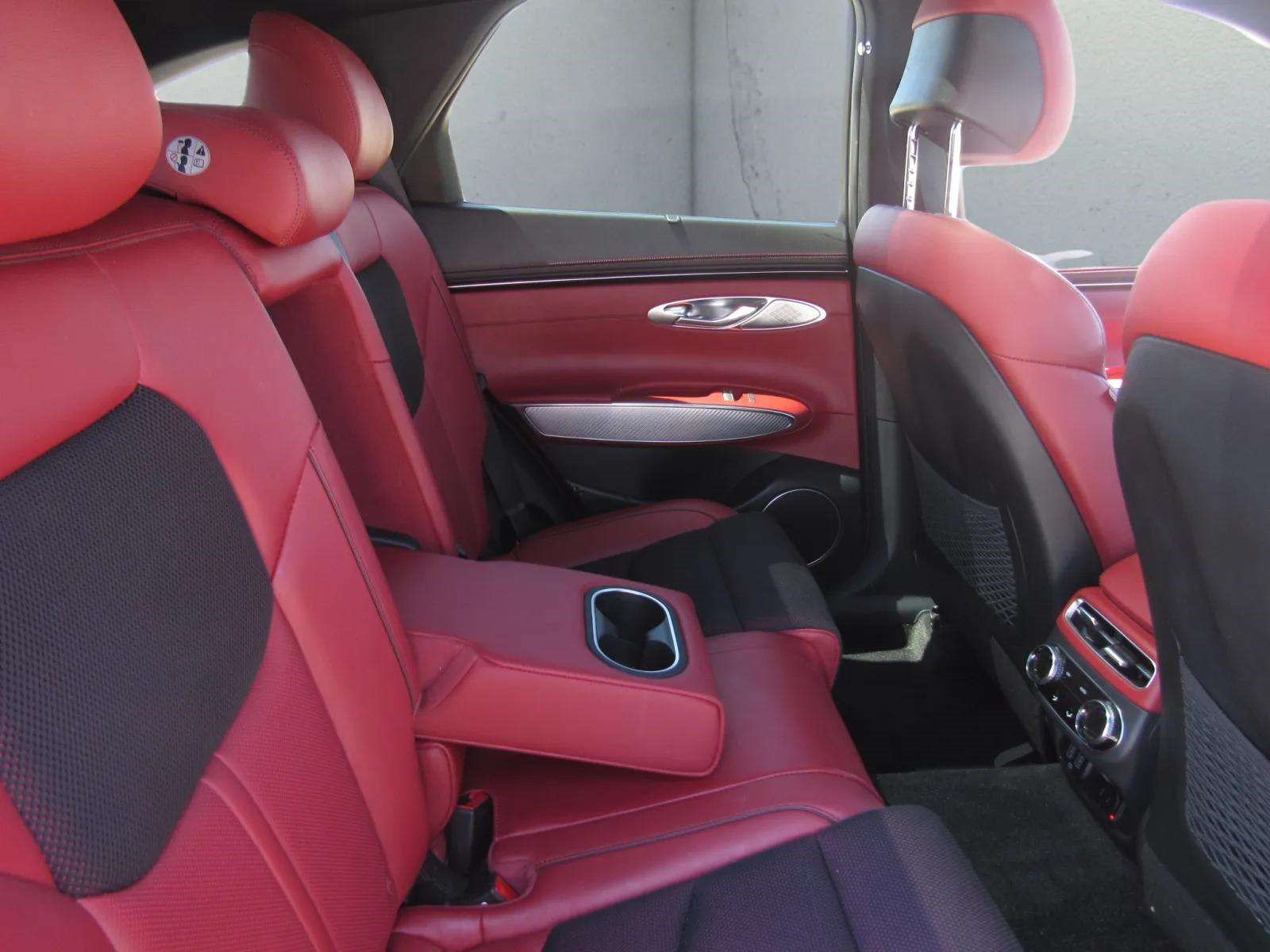 Used 2023 Genesis GV70 2.5T w/ Sport Prestige Package AWD/4WD image 11