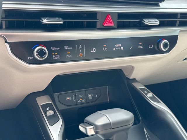 Used 2025 Kia Sorento S w/ Panoramic Sunroof Package FWD image 22