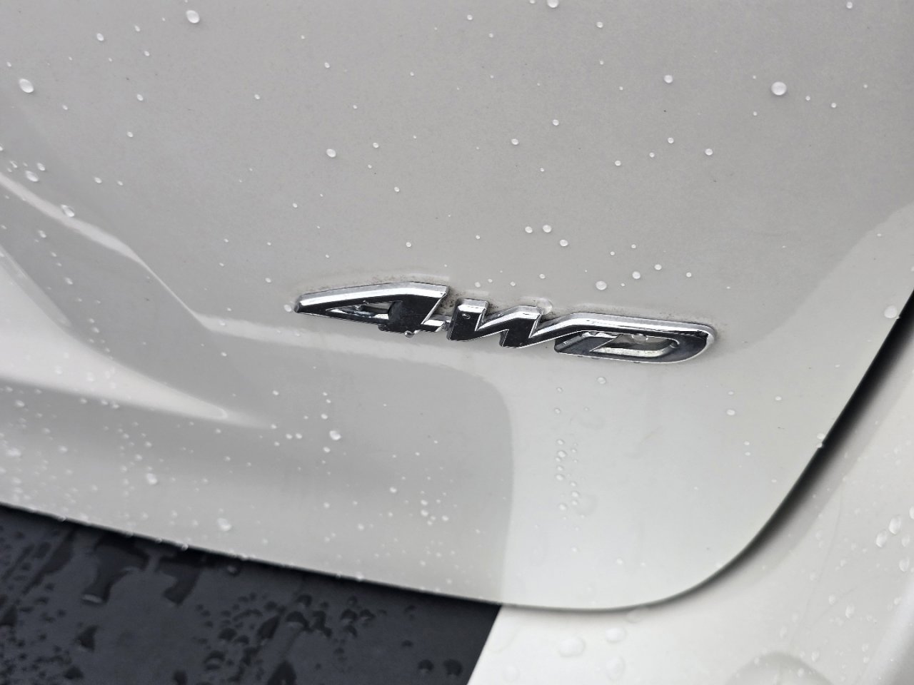 Used 2011 Toyota Highlander SE w/ Tow Pkg image 9