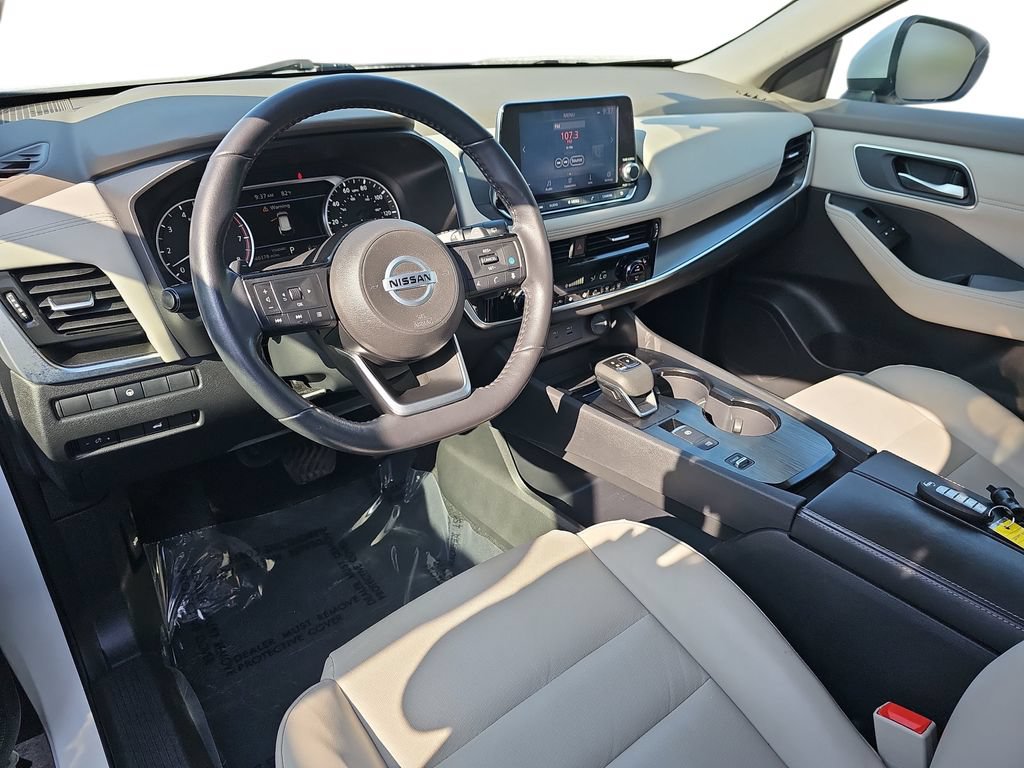 Used 2021 Nissan Rogue SV w/ Premium Package FWD image 16