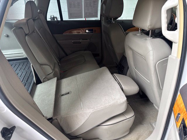 Used 2015 Lincoln MKX FWD w/ Equipment Group 102A image 27