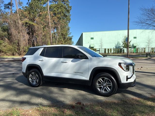 Used 2025 GMC Terrain Elevation image 2