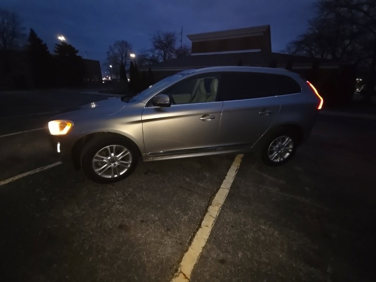 Used 2015 Volvo XC60 T5 Premier image 3