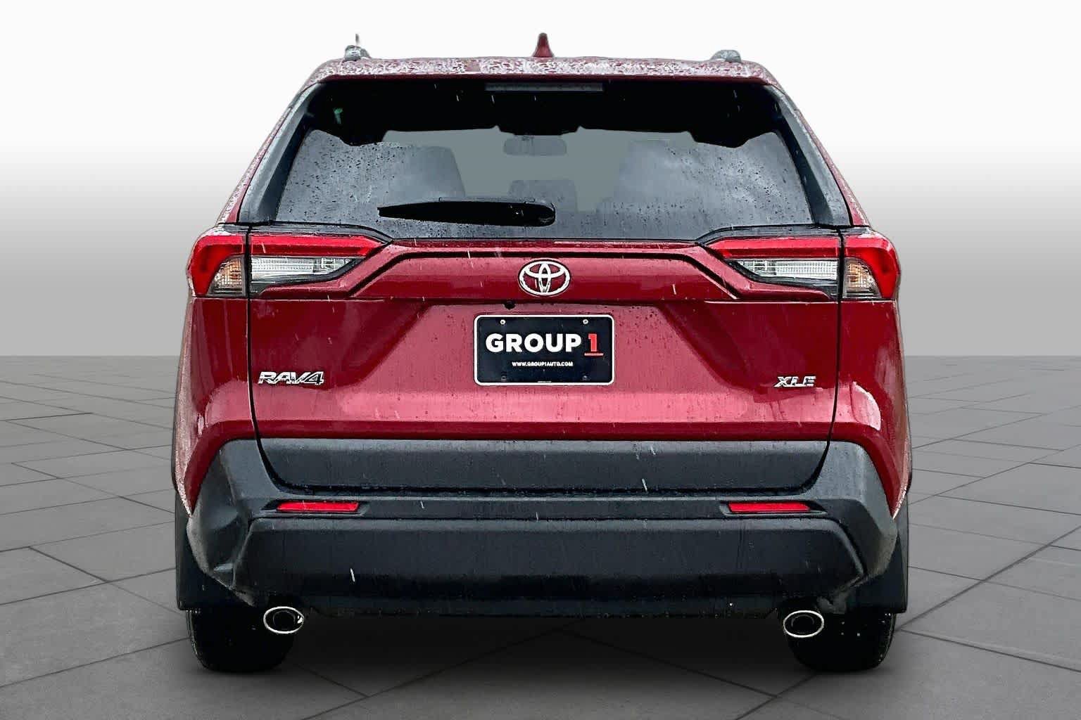 Used 2023 Toyota RAV4 XLE w/ Convenience Package FWD image 5
