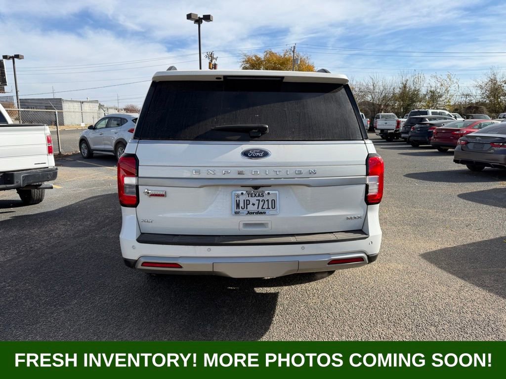 Used 2024 Ford Expedition Max XLT image 5